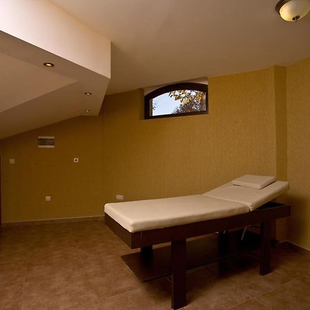 Hotel Chinar Hisarya Buitenkant foto