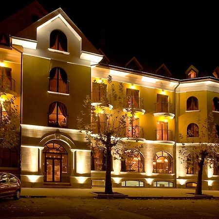 Hotel Chinar Hisarya Buitenkant foto