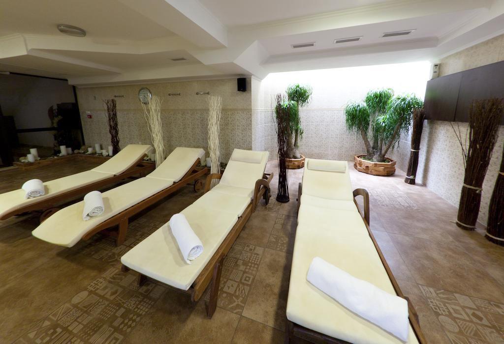Hotel Chinar Hisarya Buitenkant foto