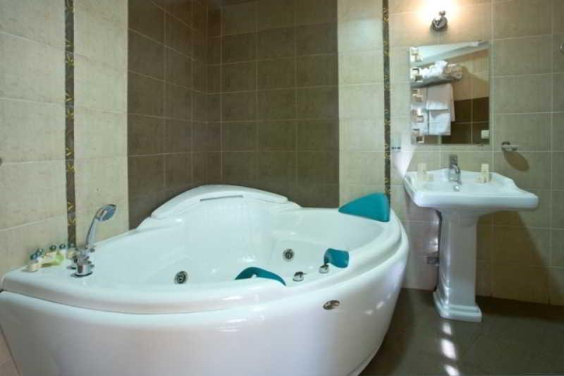 Hotel Chinar Hisarya Buitenkant foto