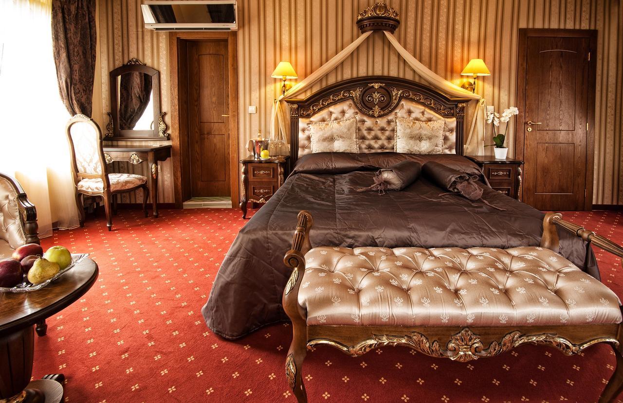 Hotel Chinar Hisarya Buitenkant foto