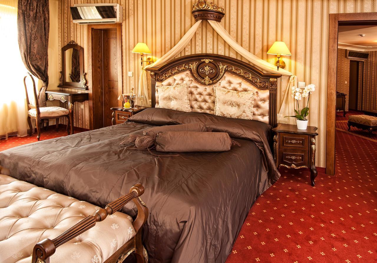 Hotel Chinar Hisarya Buitenkant foto