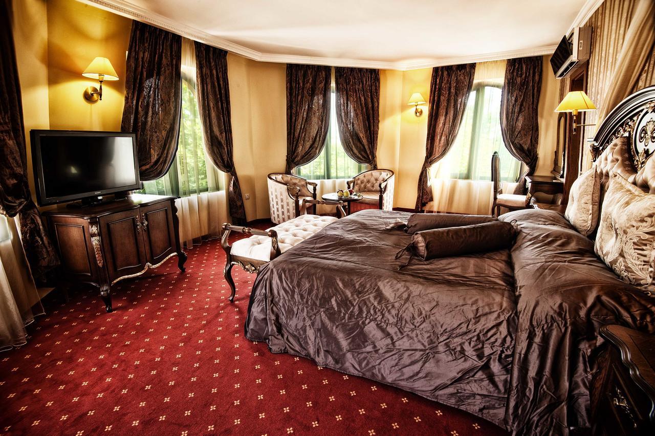 Hotel Chinar Hisarya Buitenkant foto